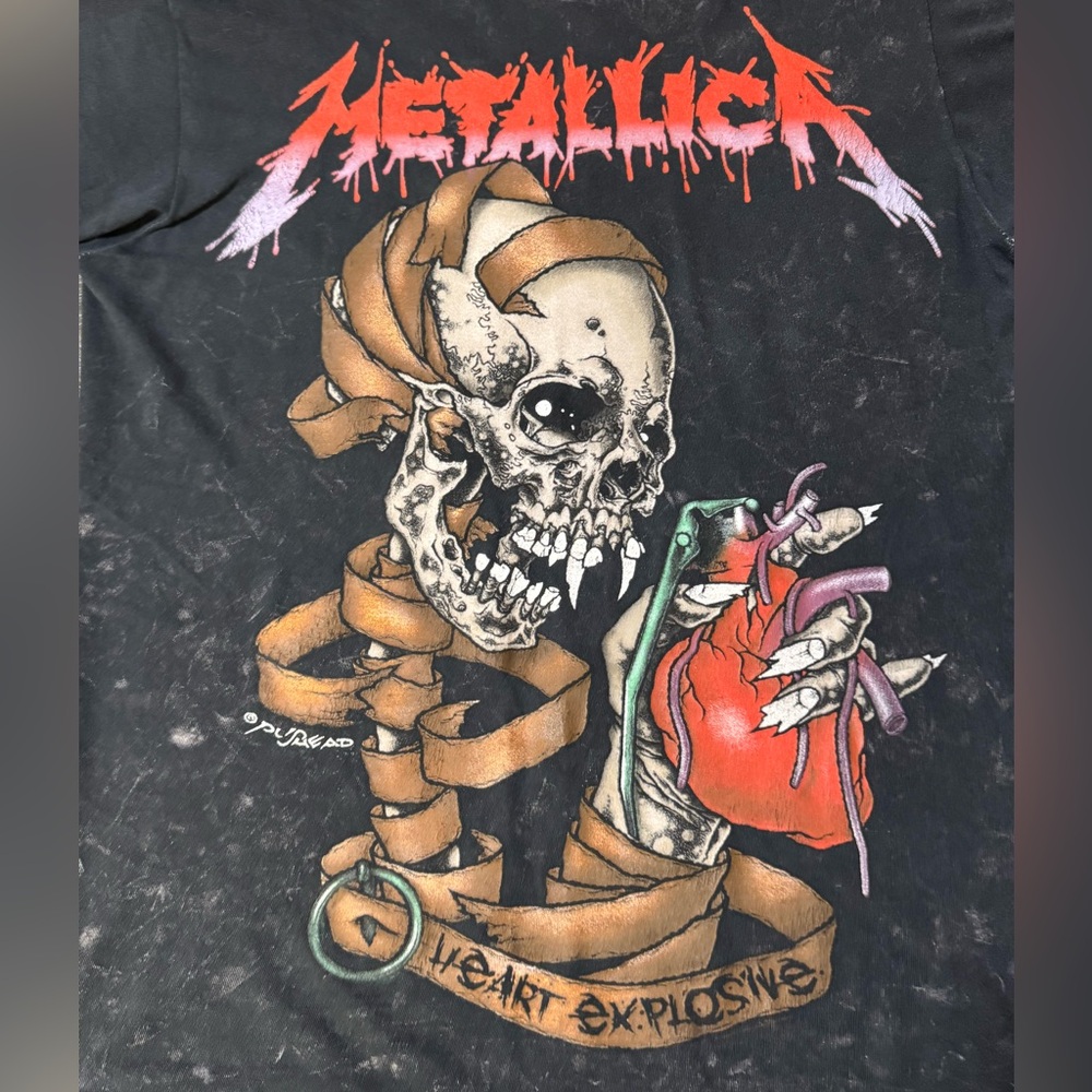 Metallica Heart Explosive T-Shirt - Picture 2 of 6